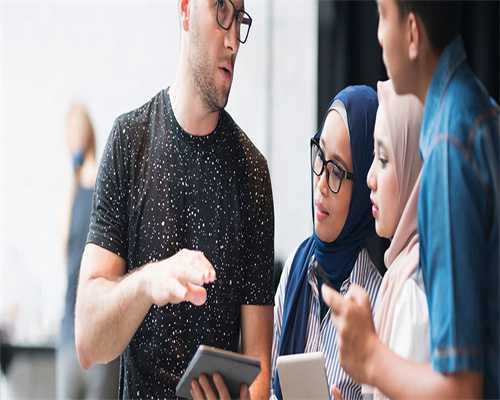 灵石塔罗：狮子座2025年爱情运势，开始抉择，ta终究不是你的正缘