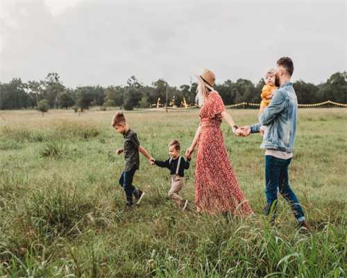 女人到了中年⼀定要养⾯相，养⾯相就是养运势！